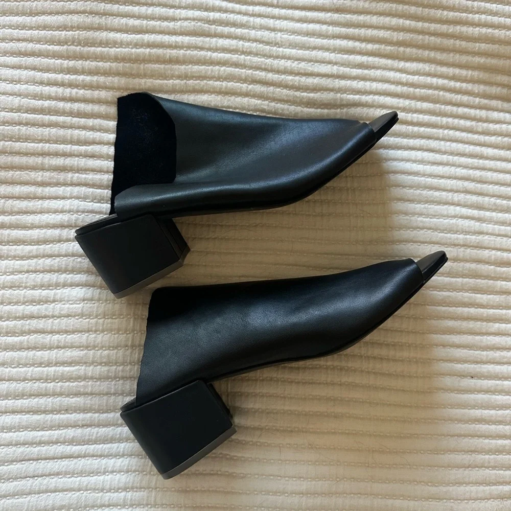 Kelsi Dagger Black Open-Toe with block heels - Picture 2 of 5